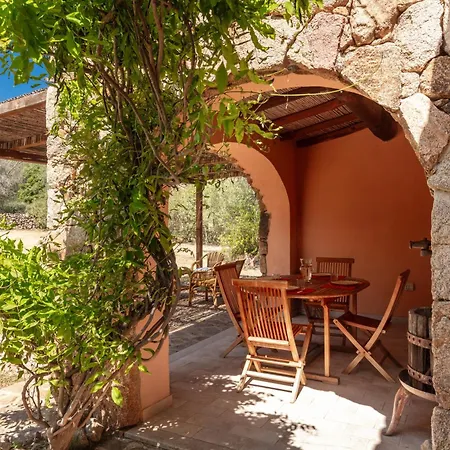 Historic Farm House -countryside & Sea View- San Teodoro (Sardinia)