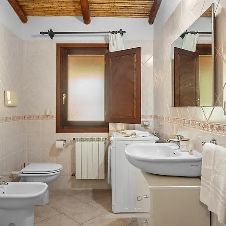 Historic Farm House -countryside & Sea View-