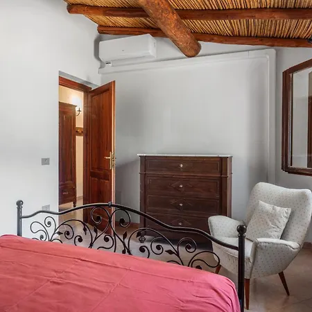 Villa Historic Farm House -countryside & Sea View-