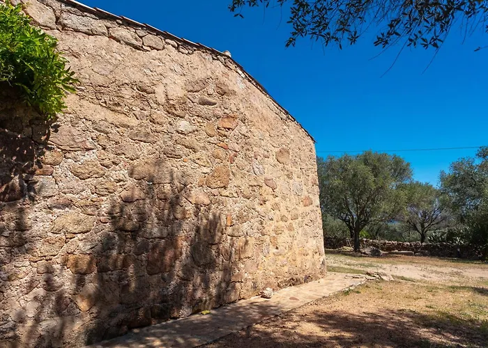 Historic -countryside & Sea View-